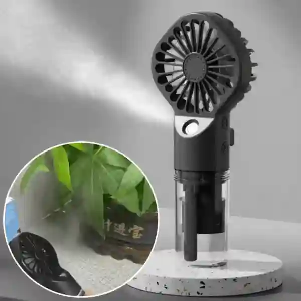 Misty, přenosný mini ventilátor s vestavěným zvlhčovačem